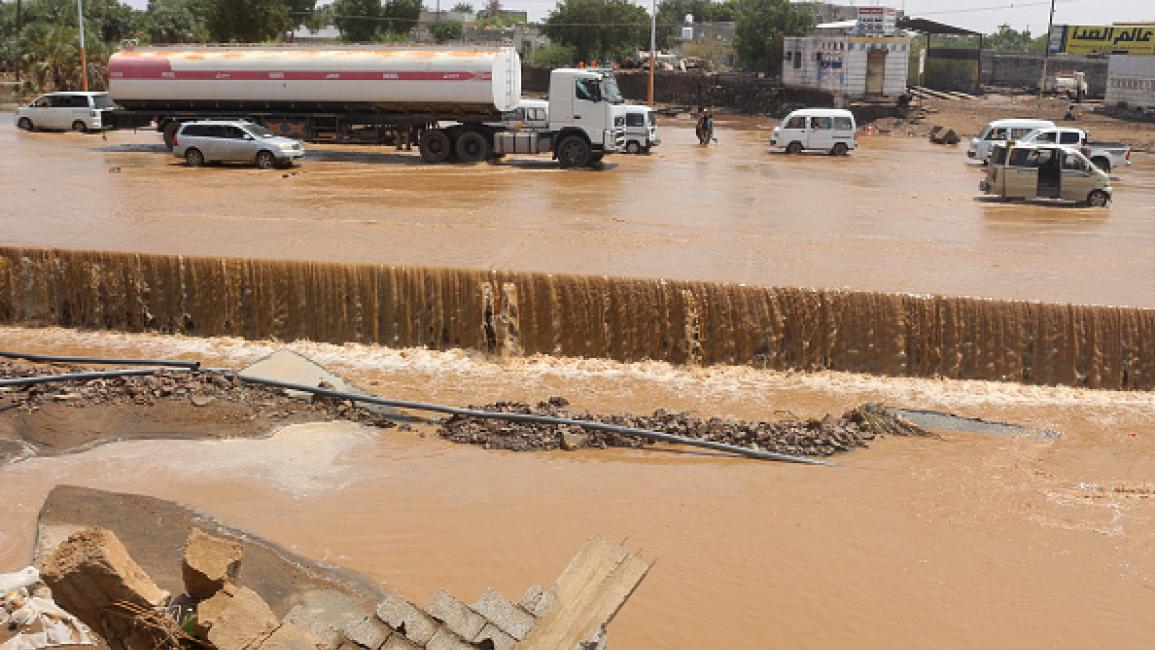 تفاصيل أضرار السيول والعاصفة الرملية التي اجتاحت محافظة حضرموت ومنظقة الوديعة الحدودية