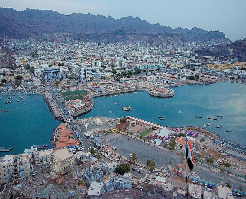 السلطة المحلية بعدن تنفي مزاعم “الانتقالي” وتؤكد: لا تهاون مع دعوات الفوضى