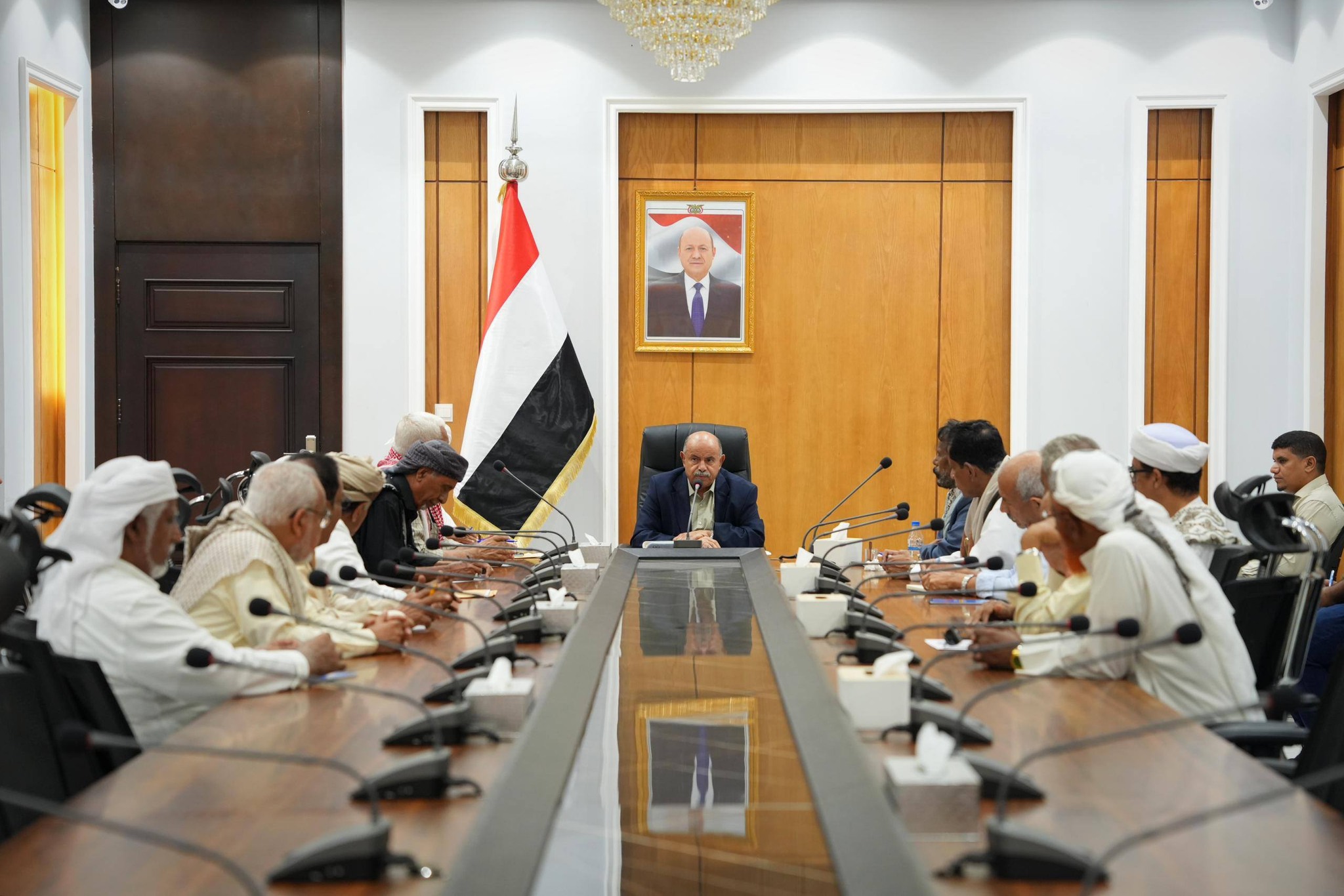 عضو مجلس القيادة محافظ حضرموت يؤكد جاهزية السلطة المحلية لمواجهة أي محاولات لزعزعة الاستقرار