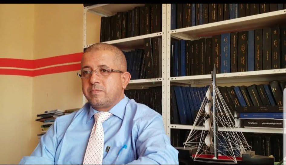 اغــ تيال مدير مدارس النورس في عدن الدكتور عبدالرحمن الشاعر برصاص مسلحين مجهولين وسط مديرية المنصورة.