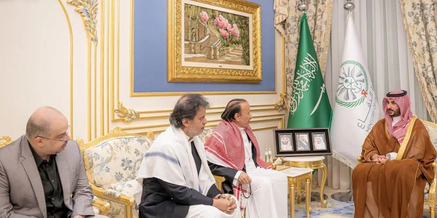 وزير الدفاع السعودي ينقل تعازي خادم الحرمين الشريفين وولي العهد في وفاة الرئيس السابق عبدربه منصور هادي