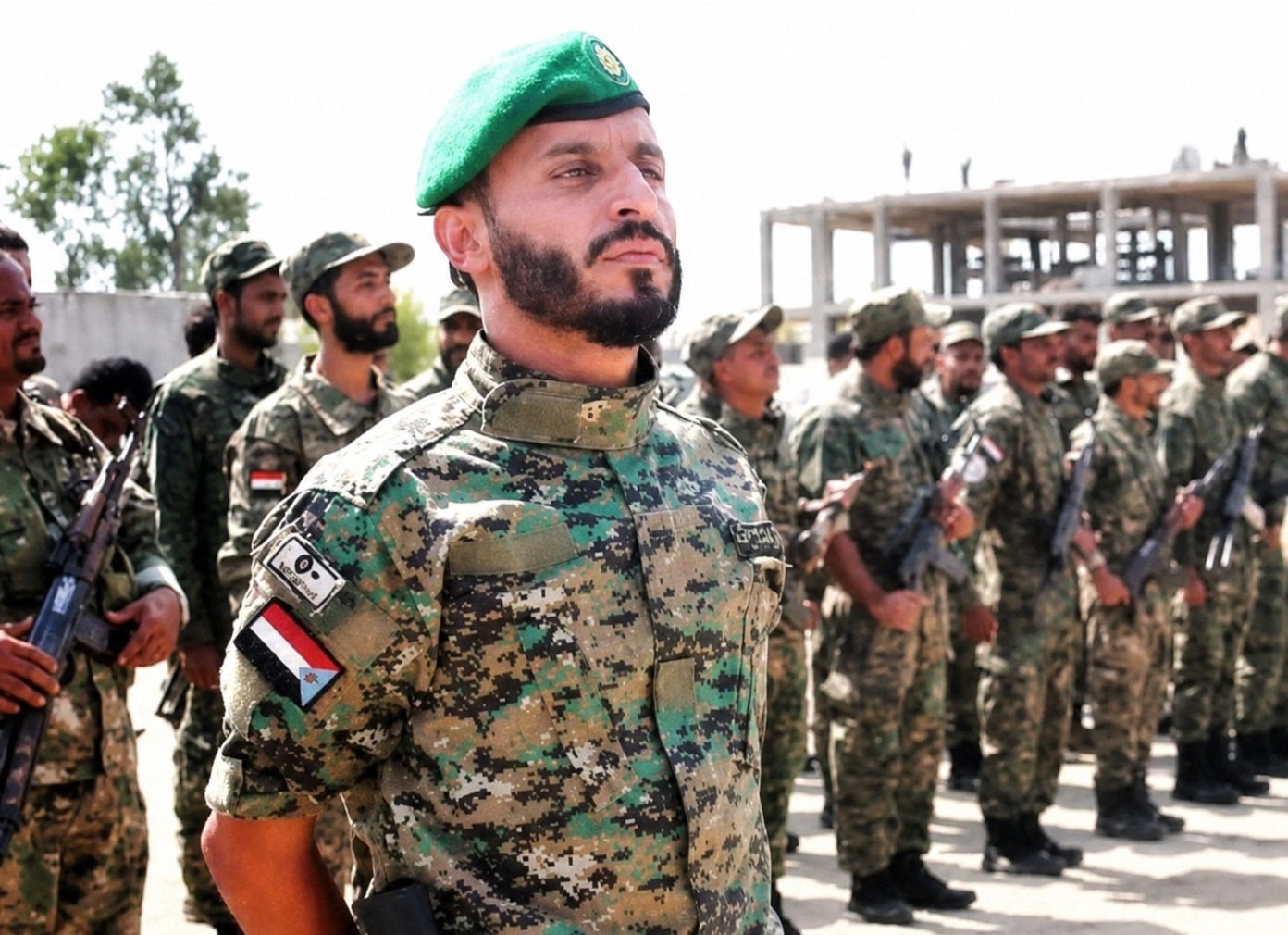 “الأمن الوطني” يعلن توقيف الضابط مازن حازب ويحقق في اتهامات متداولة باستغلال النفوذ وابتزاز فتيات في عدن