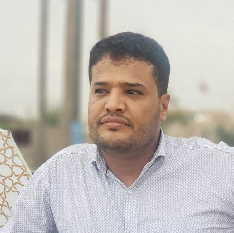 نقابة الصحفيين اليمنيين تدين اقتياد الإعلامي حمود هزاع وتطالب بالإفراج عنه