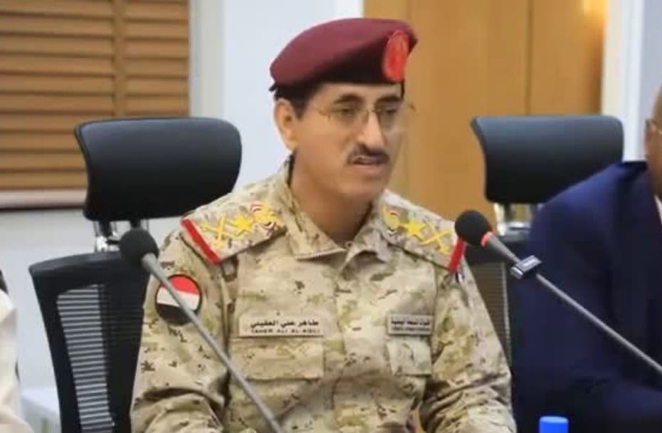 وزير الدفاع يعلن اعتماد آلية جديدة لصرف مرتبات العسكريين مباشرة عبر البطاقة الذكية